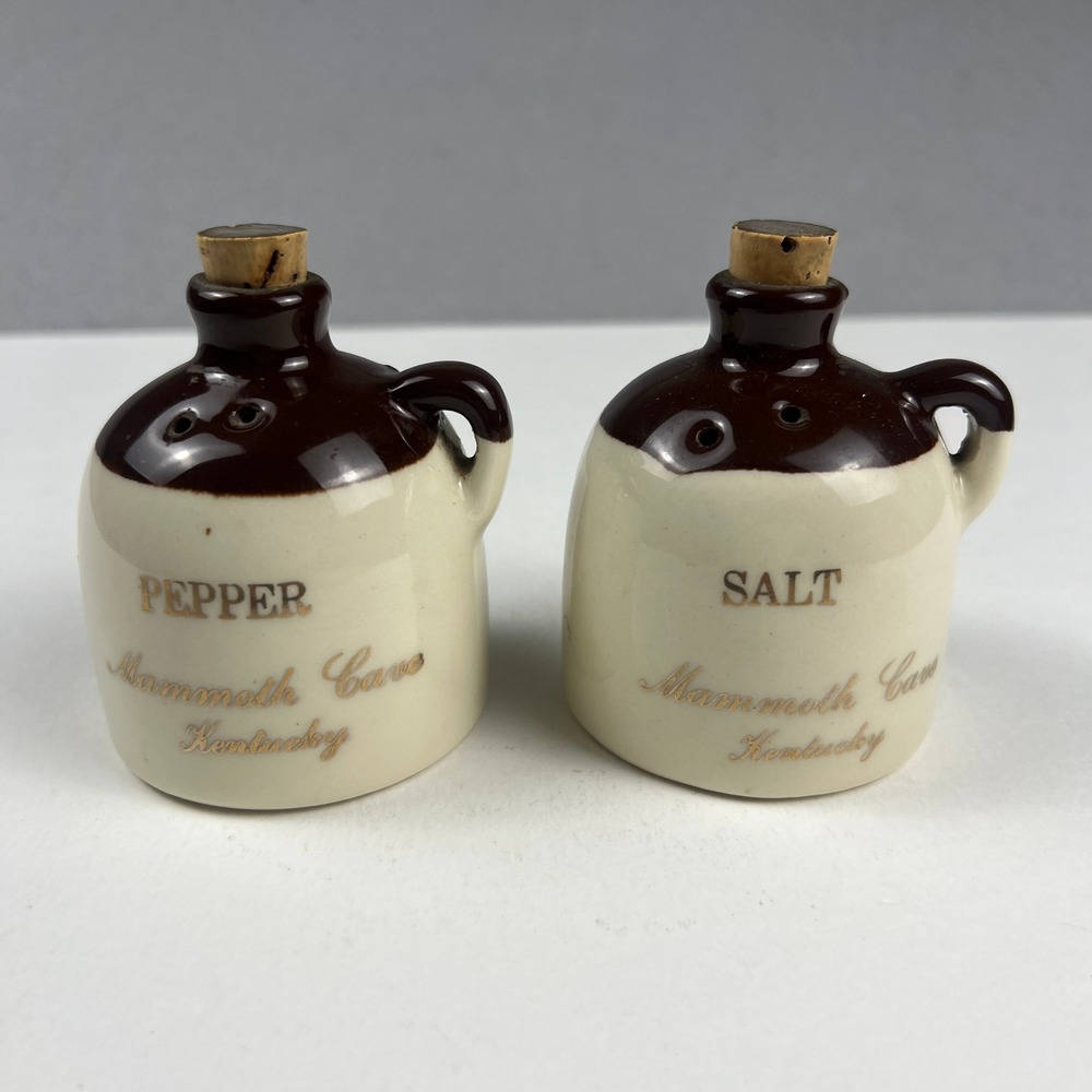 Vintage Mammoth Cave Kentucky Jugs Salt Pepper Shakers Brown Souvenir PCA Farm